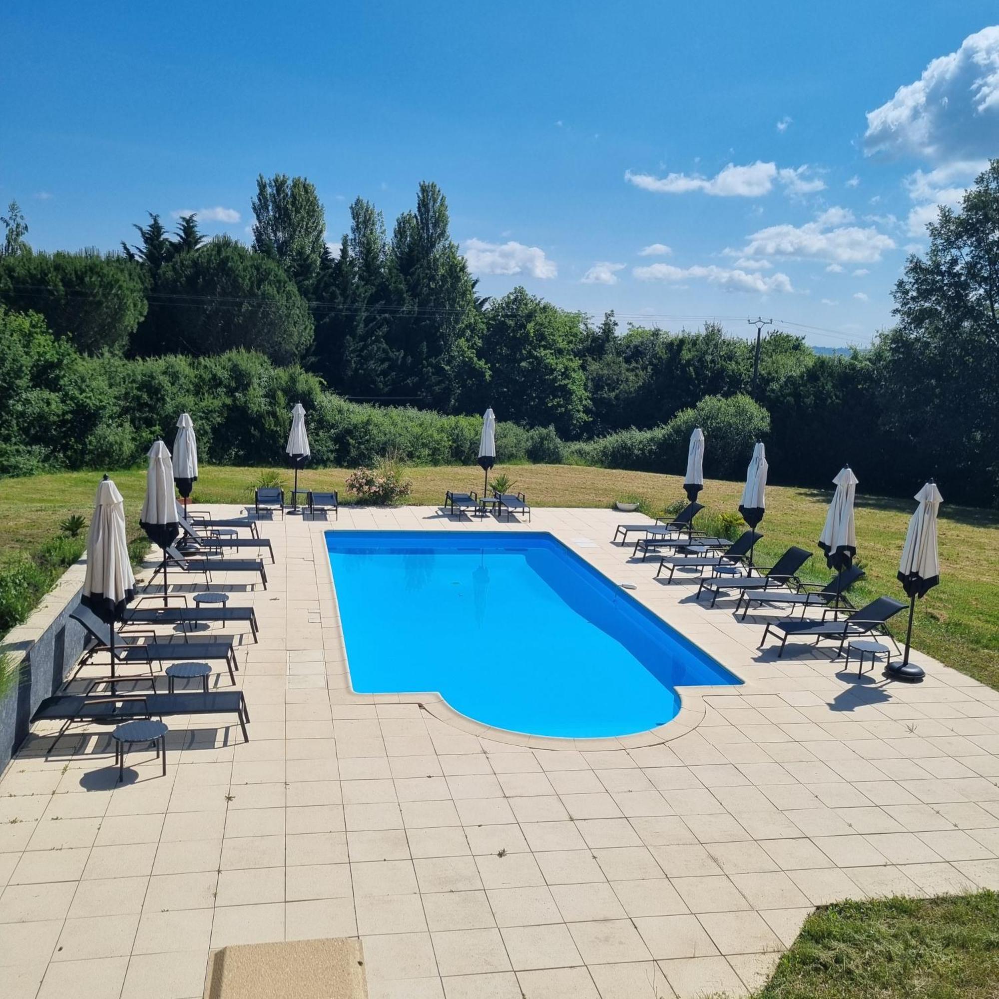 Hotel Au Perigord Noir Hautefort Zewnętrze zdjęcie