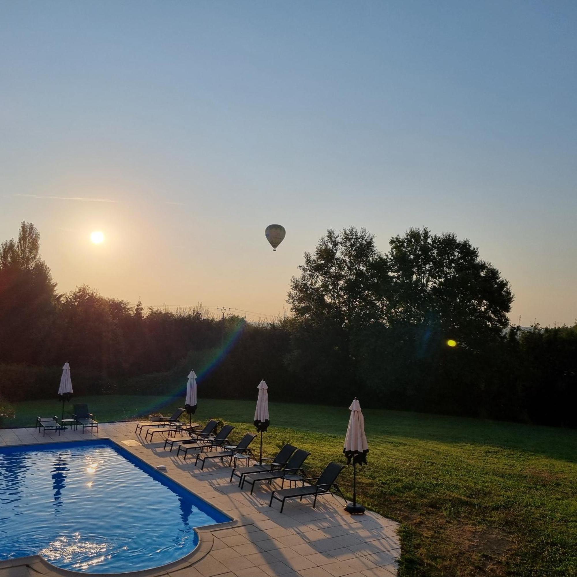 Hotel Au Perigord Noir Hautefort Zewnętrze zdjęcie