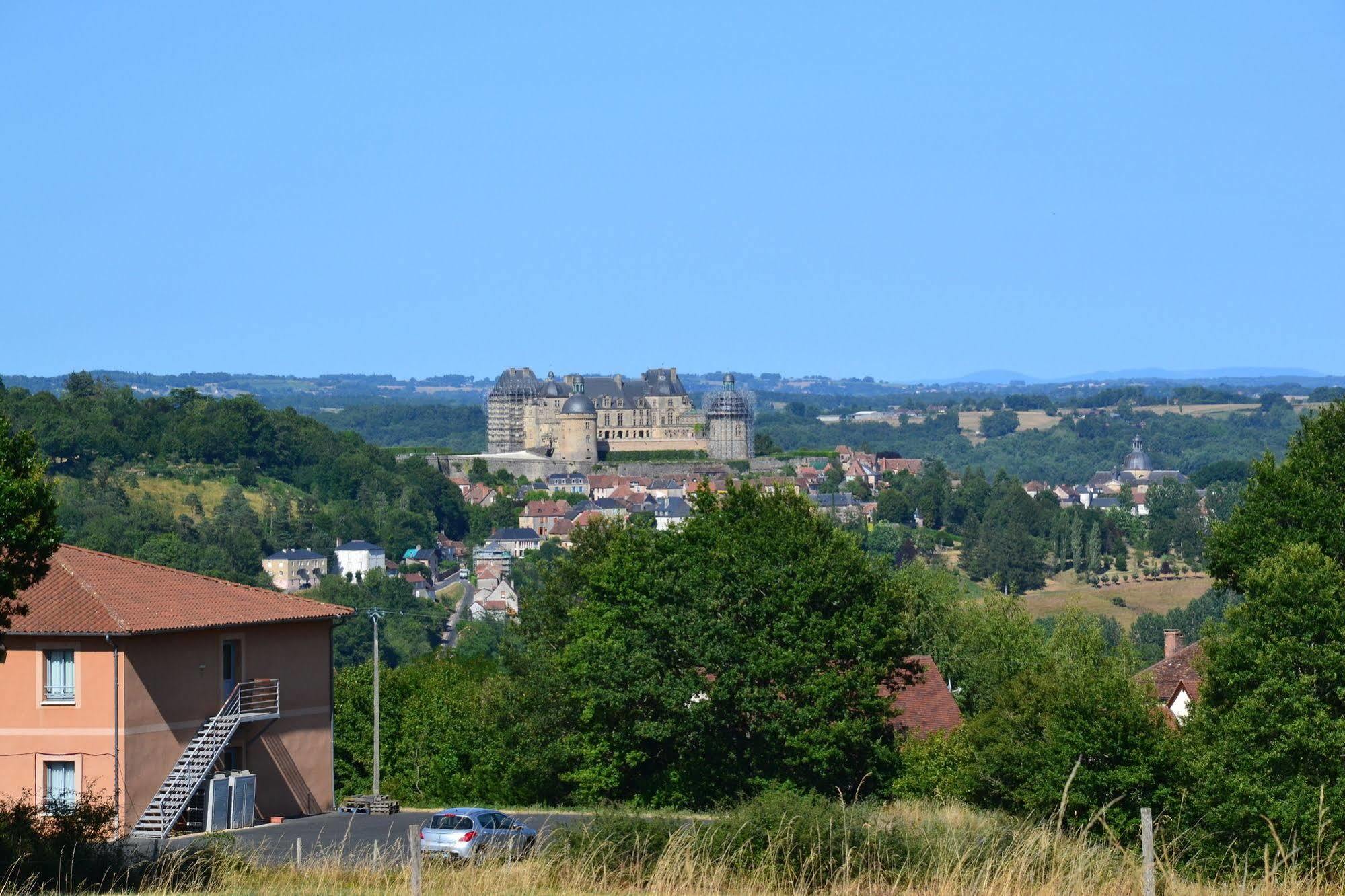 Hotel Au Perigord Noir Hautefort Zewnętrze zdjęcie